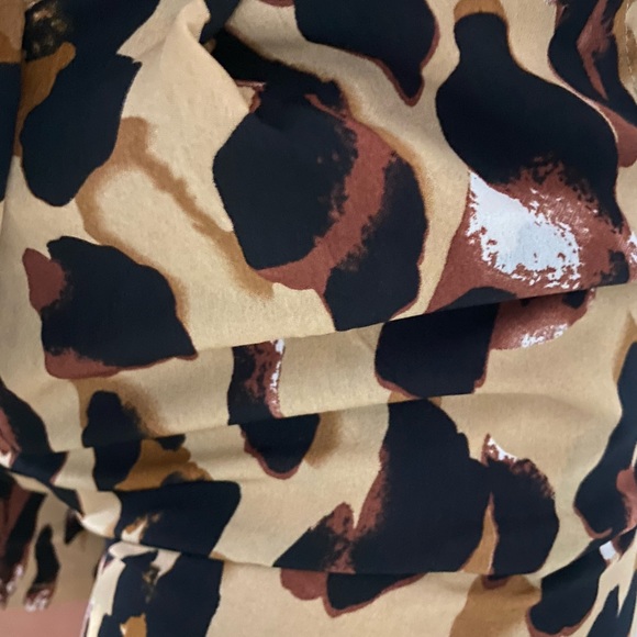 Leopard shorts - Picture 2 of 2